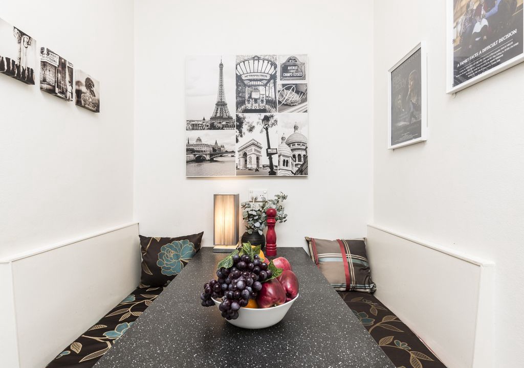 Photo of Livingroom in Rose Bay