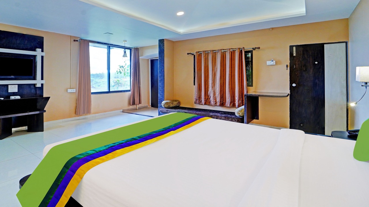 Photo of Bedroom in Mahabaleshwar