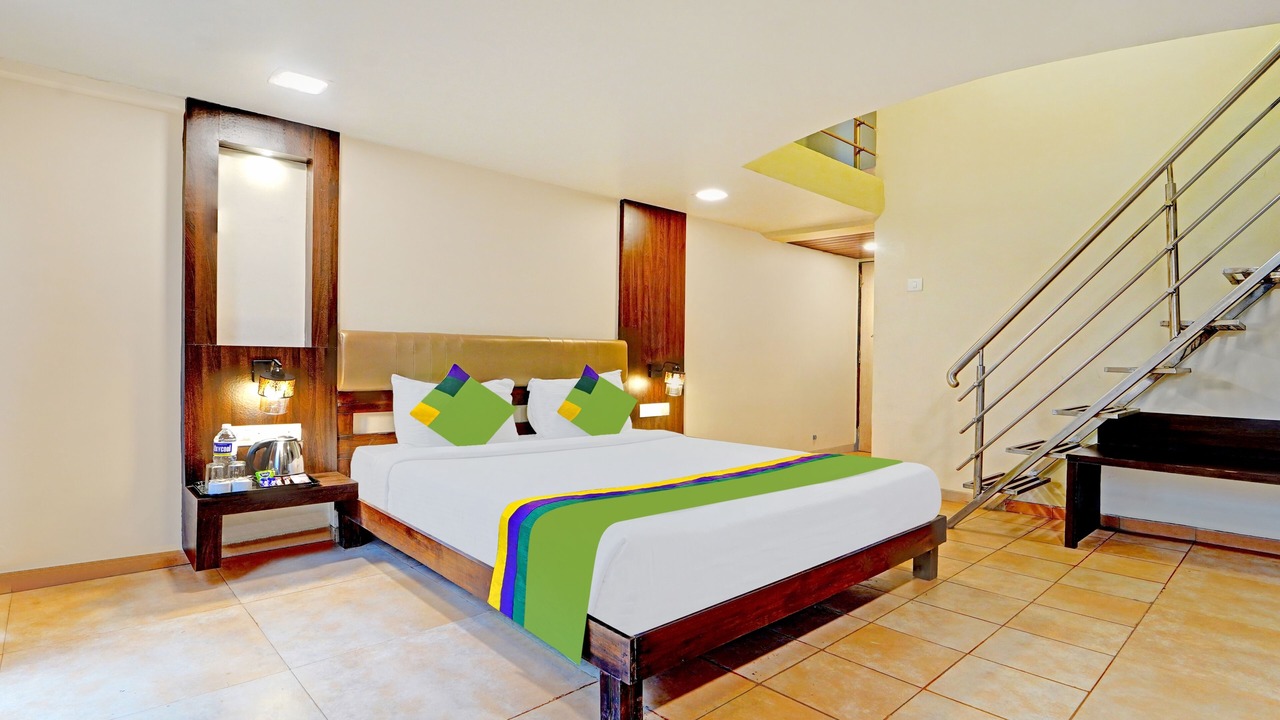 Photo of Bedroom in Mahabaleshwar