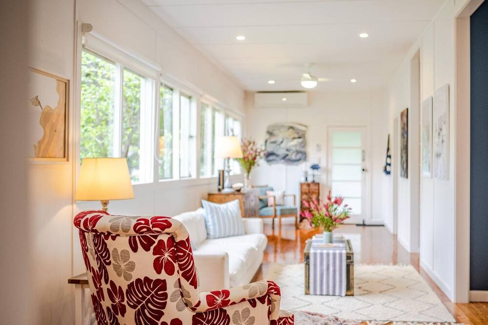 Photo of Livingroom in Macmasters Beach