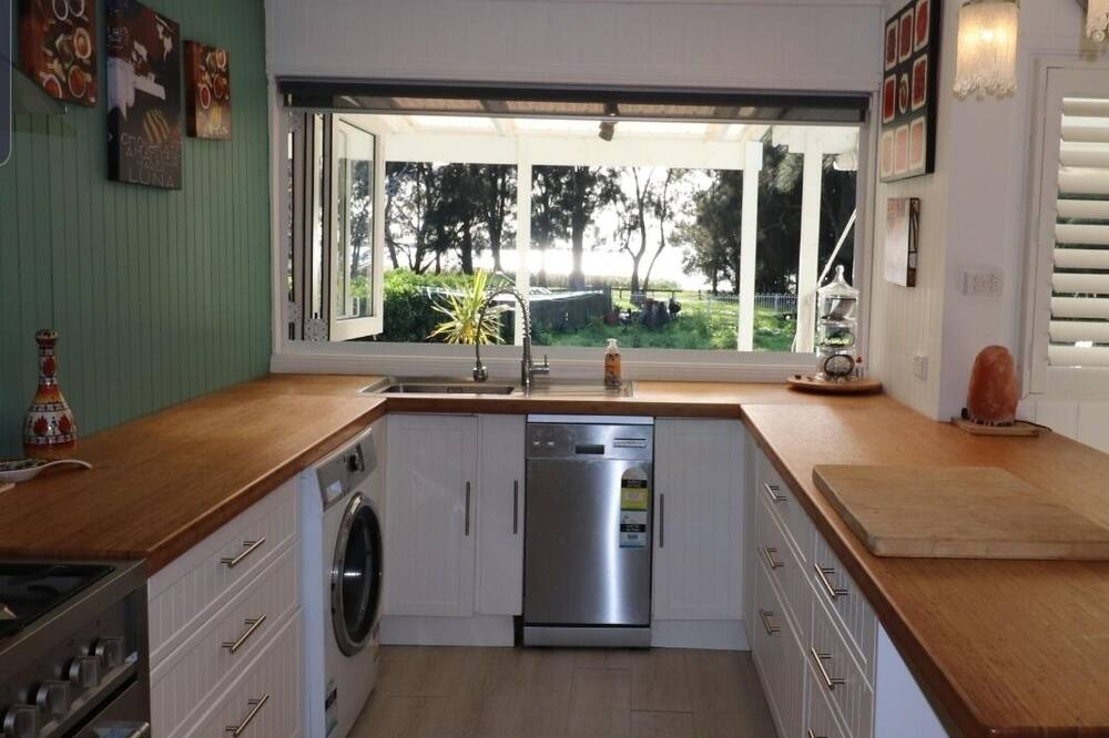 Photo of Kitchen in Berkeley Vale