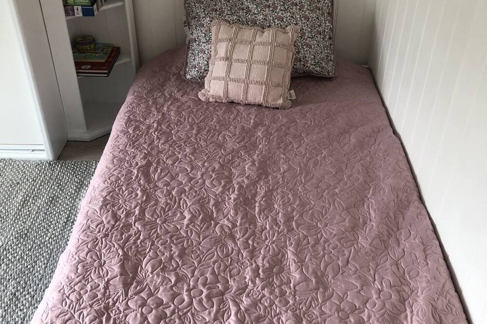 Photo of Bedroom in Berkeley Vale