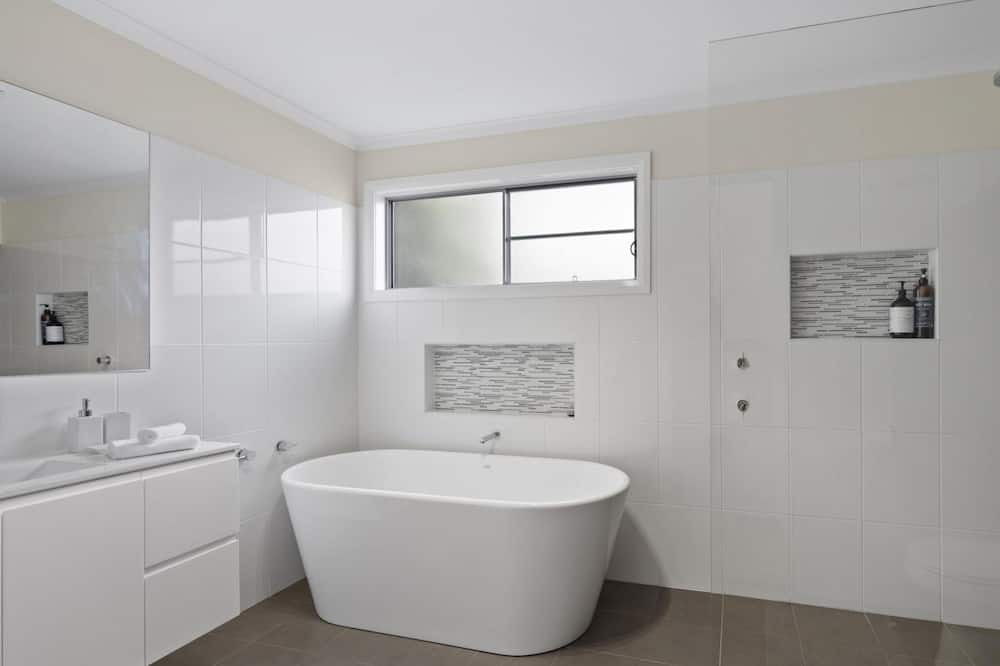 Photo of Bathroom in Pretty Beach Central Coast