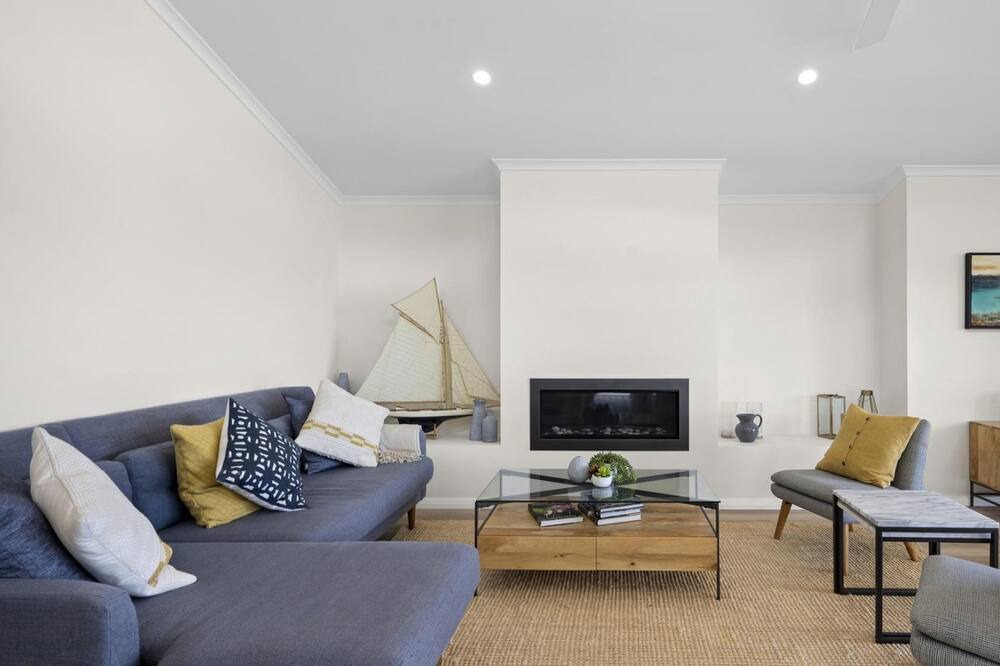 Photo of Livingroom in Pretty Beach Central Coast