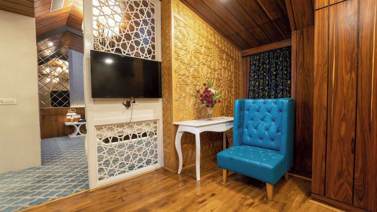 Photo of Bedroom in Dal Lake