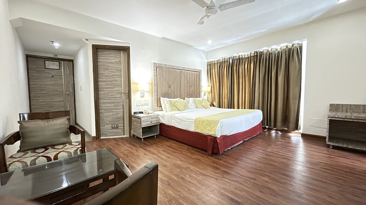 Photo of Bedroom in Taj Ganj