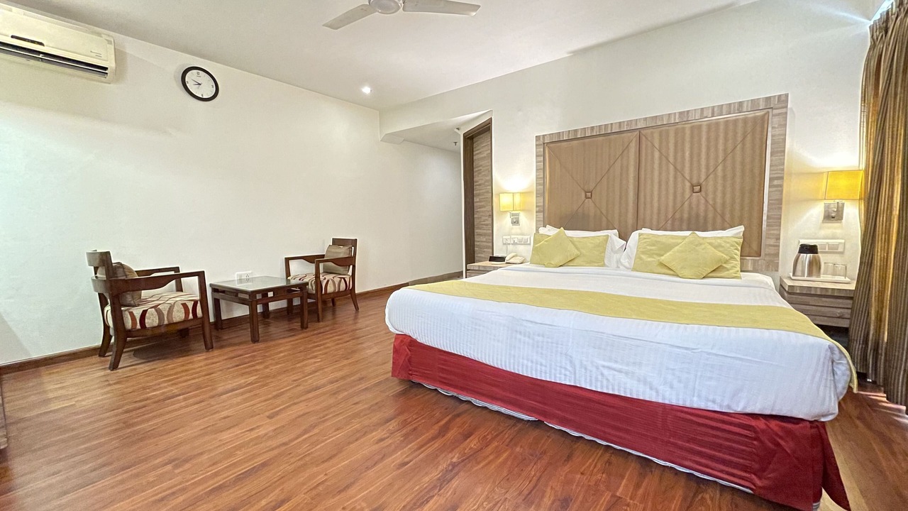 Photo of Bedroom in Taj Ganj