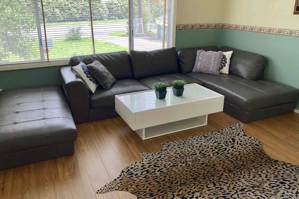 Photo of Livingroom in Cambridge Park