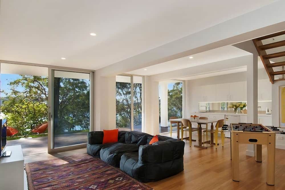 Photo of Livingroom in Pretty Beach Central Coast