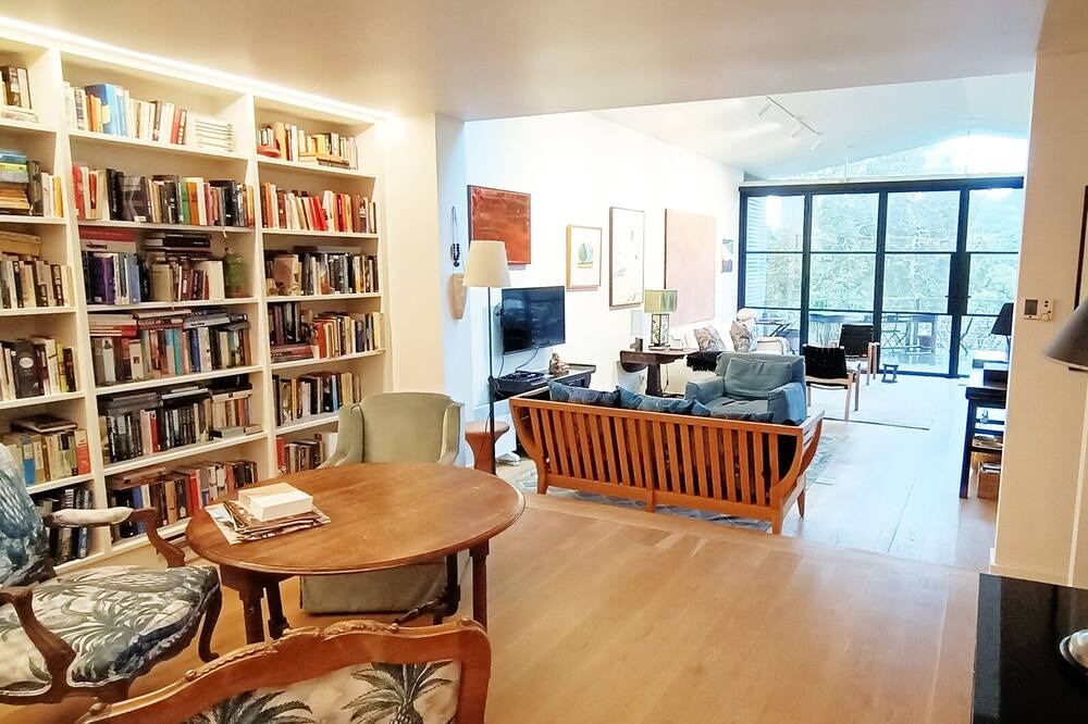 Photo of Livingroom in Bronte
