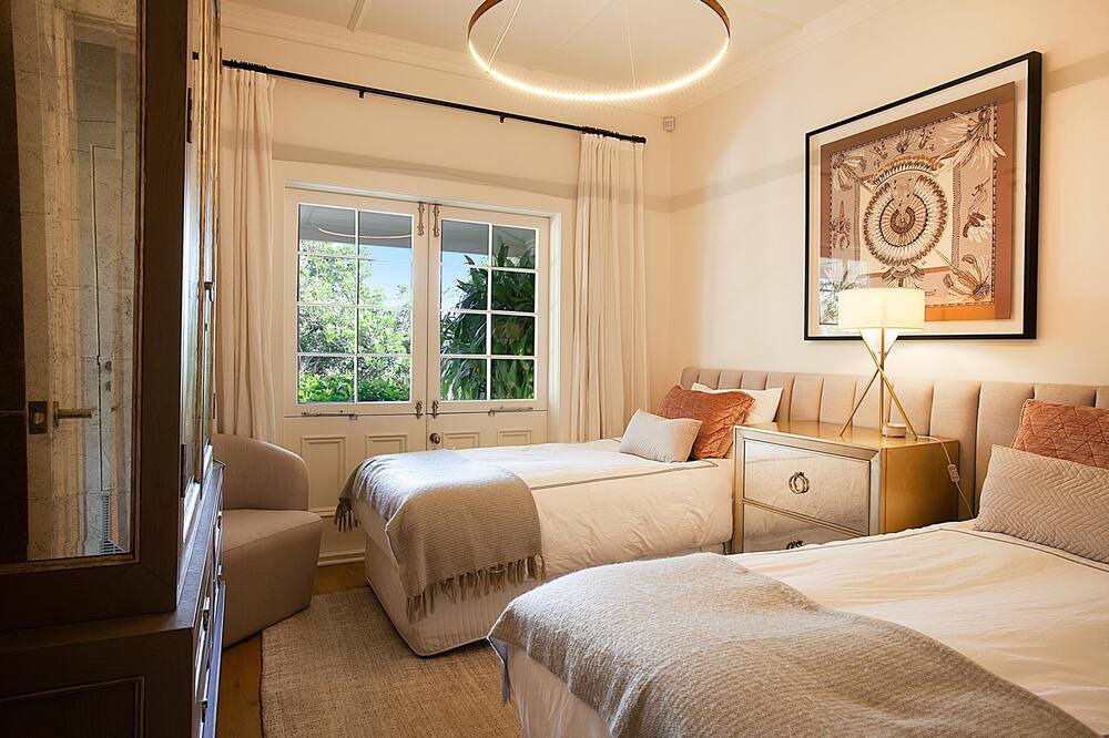 Photo of Others in Bellevue Hill