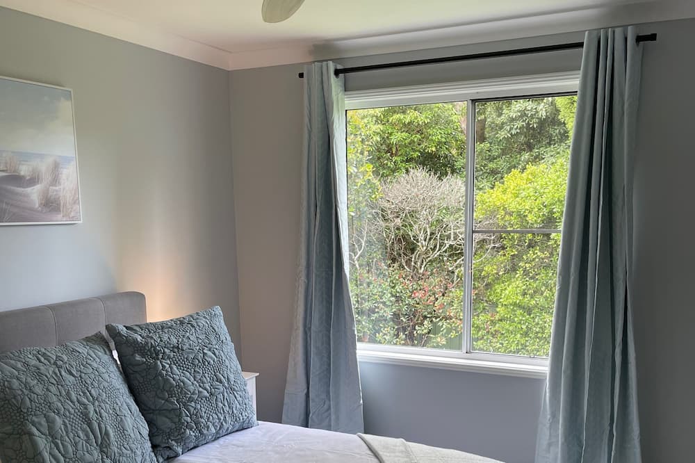 Photo of Bedroom in Macquarie Hills
