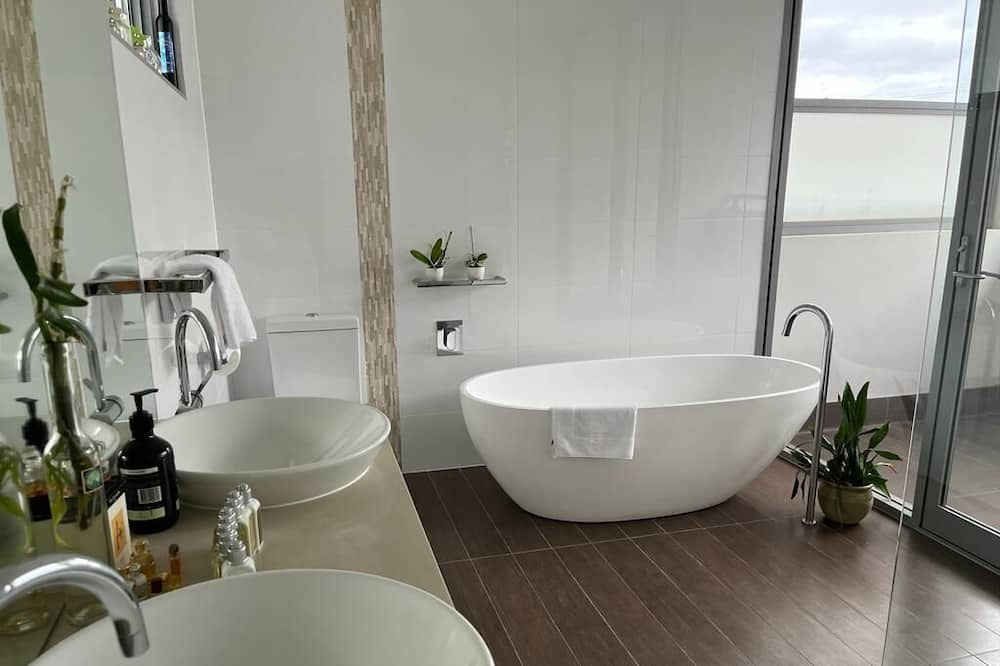 Photo of Bathroom in Brighton-le-Sands