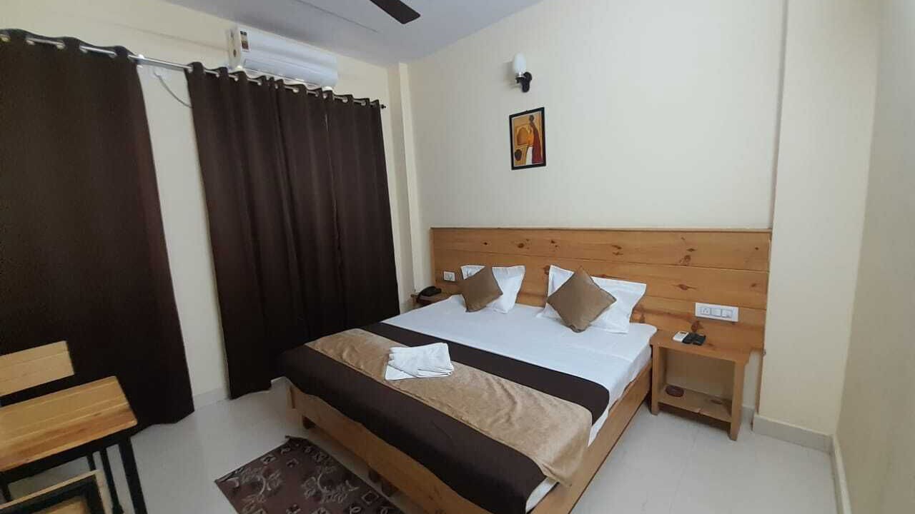 Photo of Bedroom in Tapovan