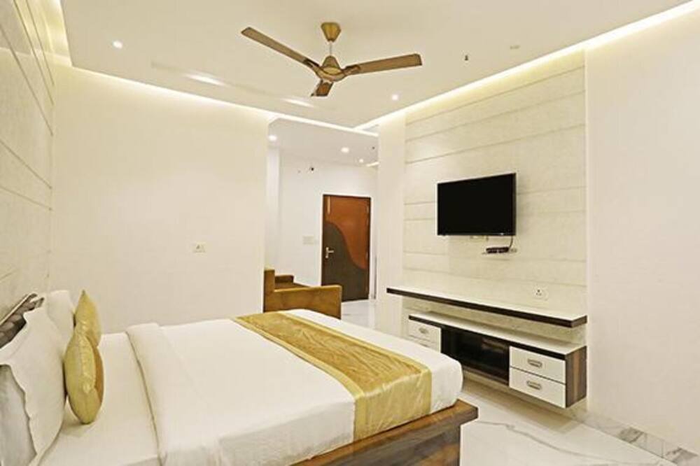 Photo of Bedroom in Dariyaganj