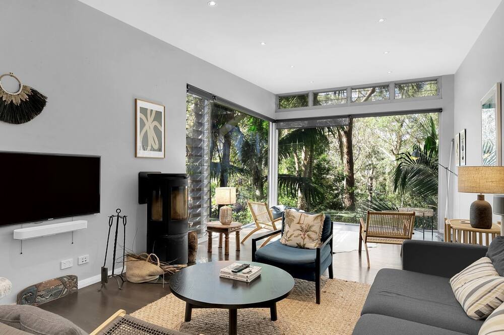 Photo of Livingroom in Macmasters Beach