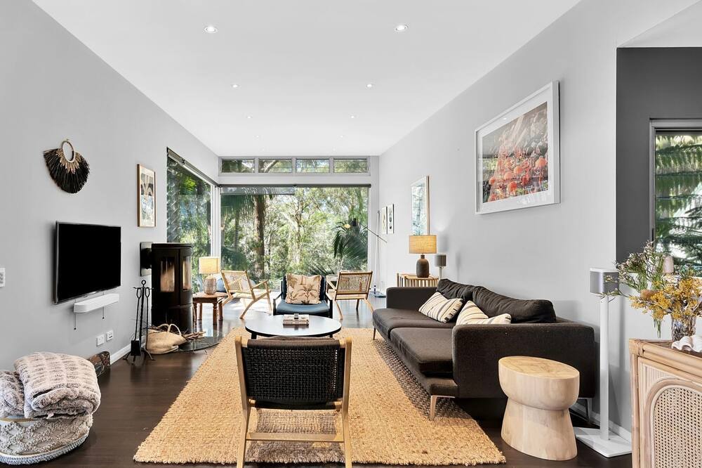 Photo of Livingroom in Macmasters Beach