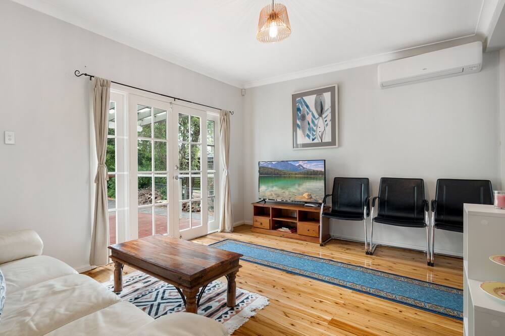 Photo of Livingroom in Wentworth Falls
