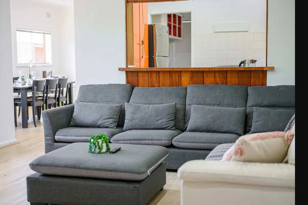 Photo of Livingroom in Willoughby