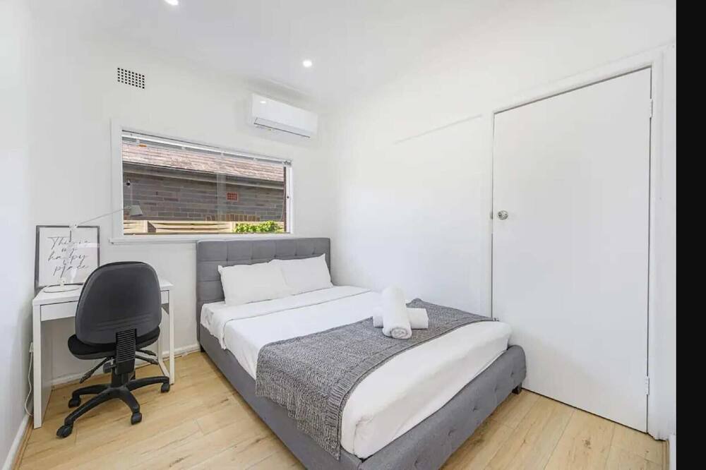 Photo of Bedroom in Willoughby