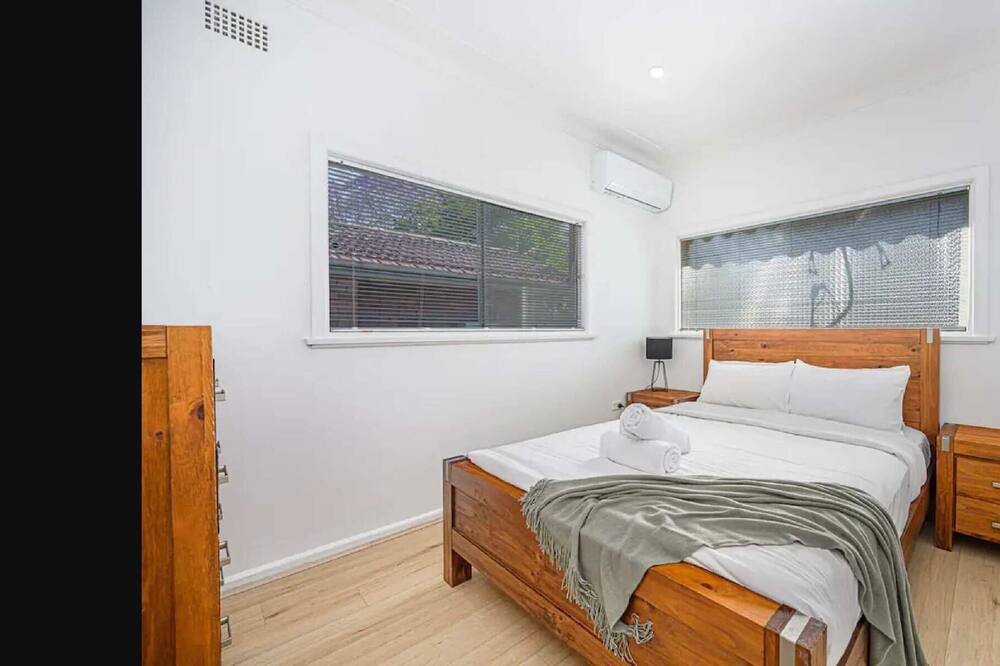 Photo of Bedroom in Willoughby