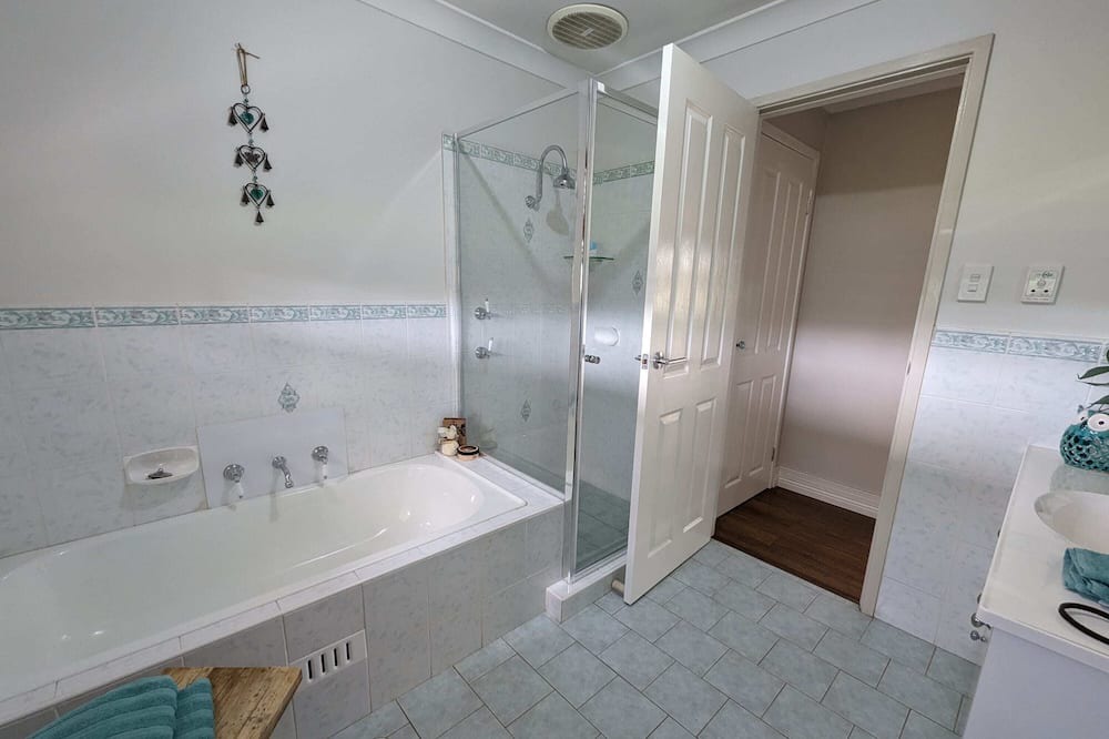 Photo of Bathroom in Lakesland