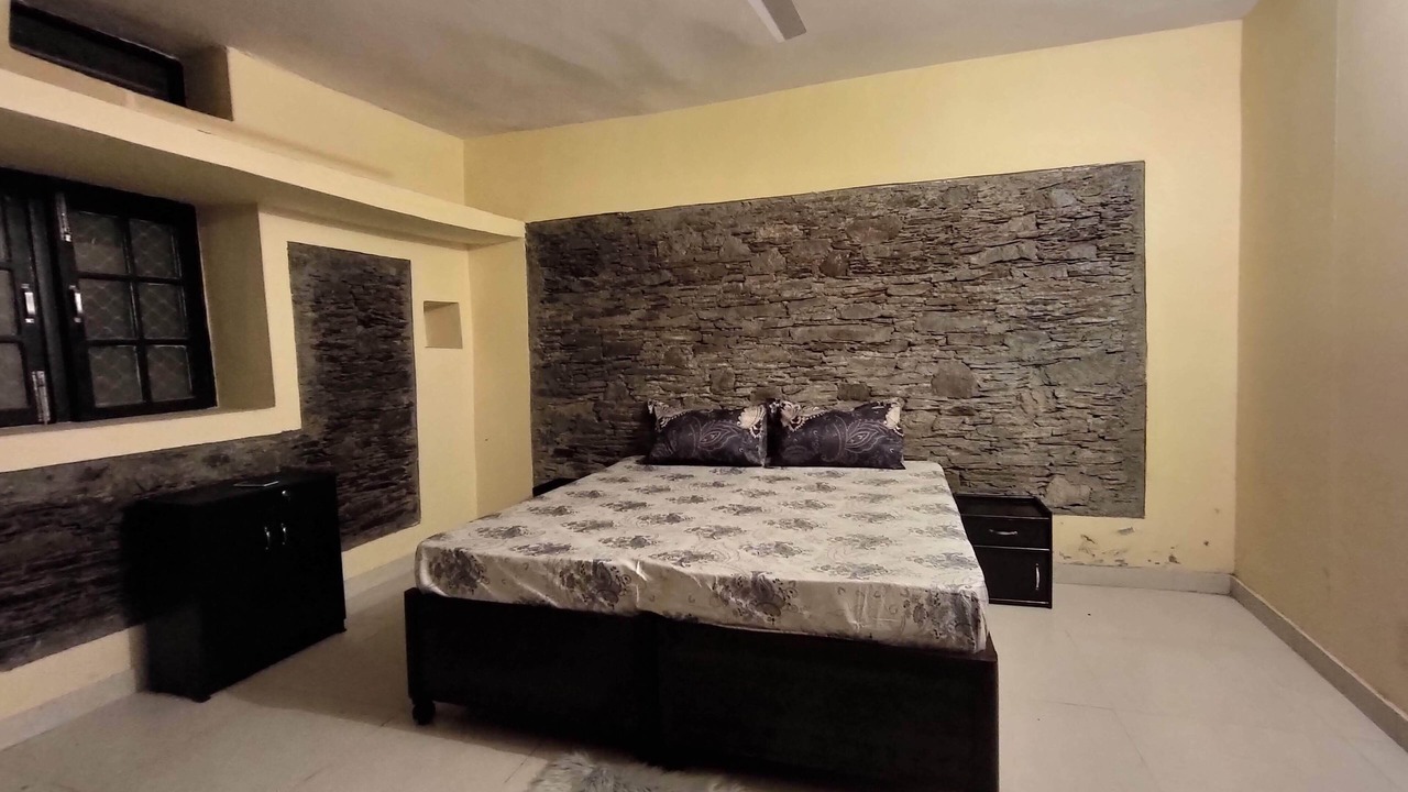 Photo of Bedroom in Tehri