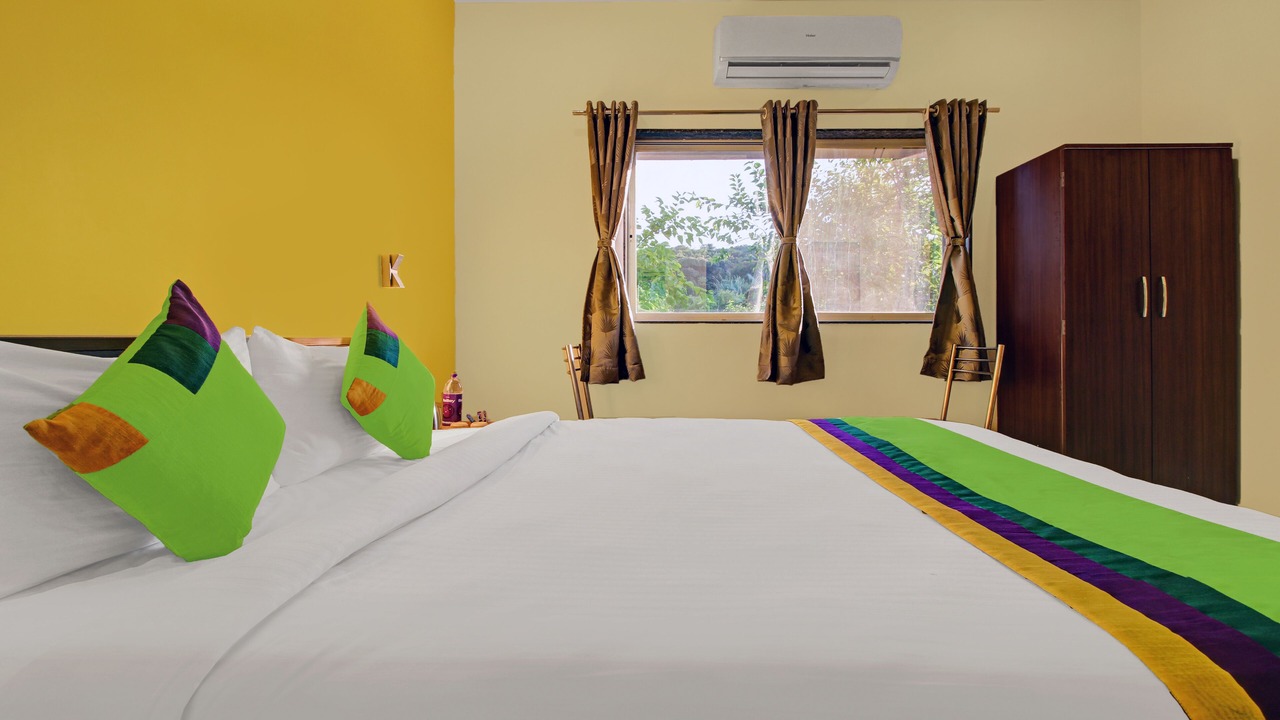 Photo of Bedroom in Mahabaleshwar