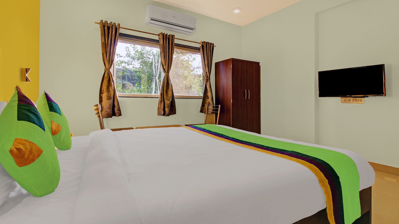 Photo of Bedroom in Mahabaleshwar