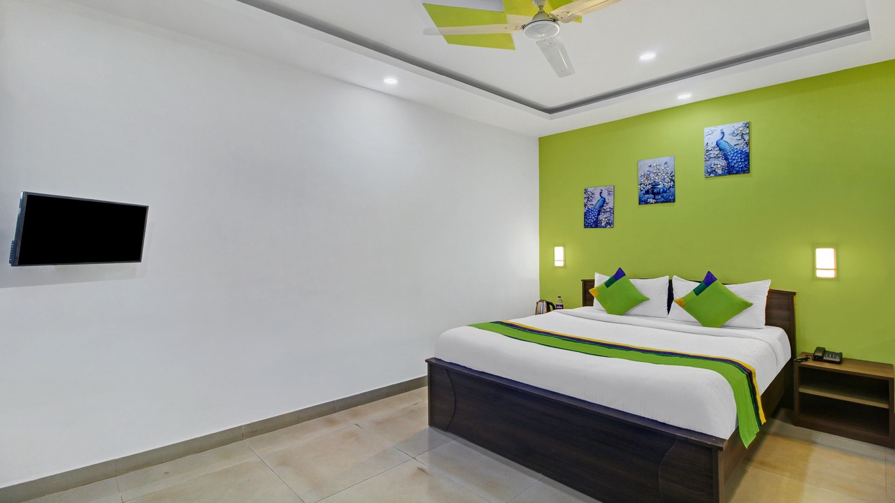 Photo of Bedroom in Mahabaleshwar