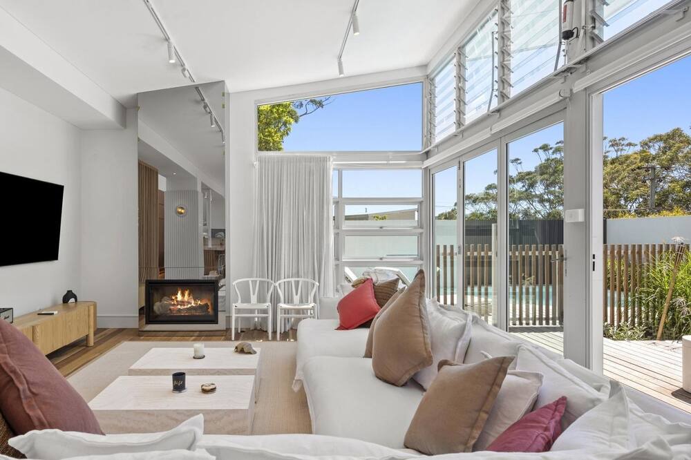 Photo of Livingroom in Macmasters Beach