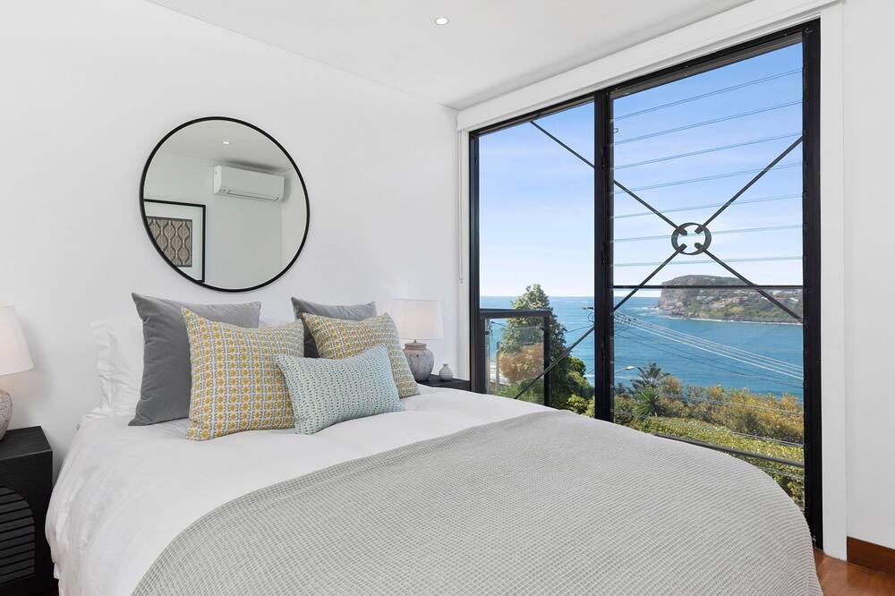 Photo of Bedroom in Whale Beach