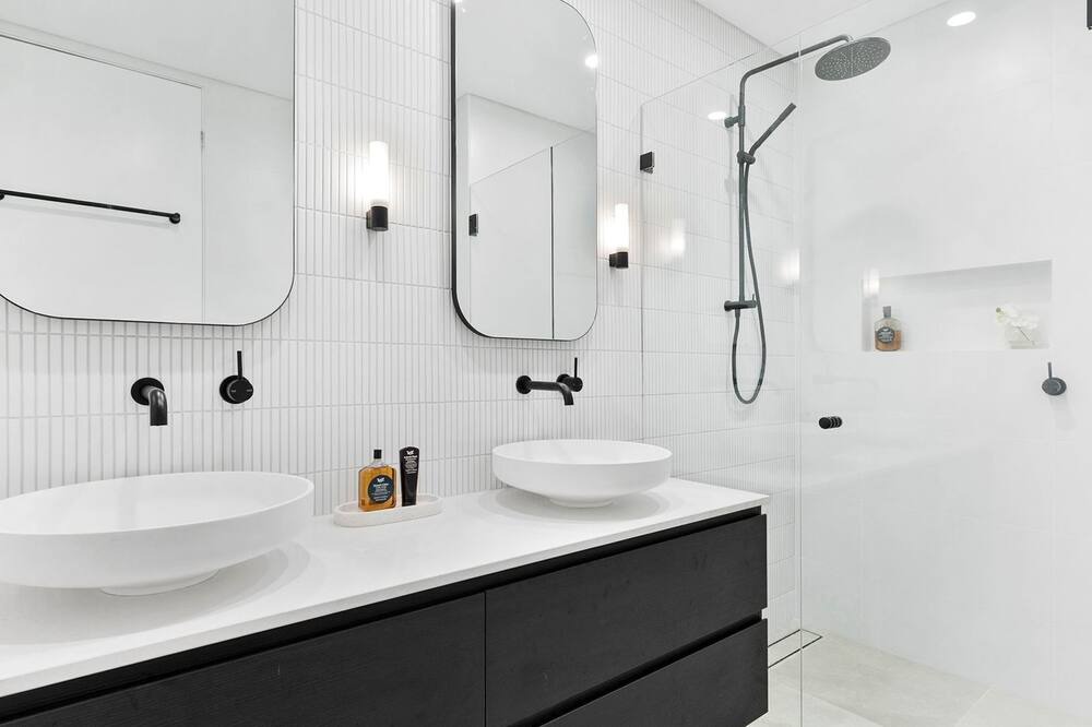Photo of Bathroom in Whale Beach