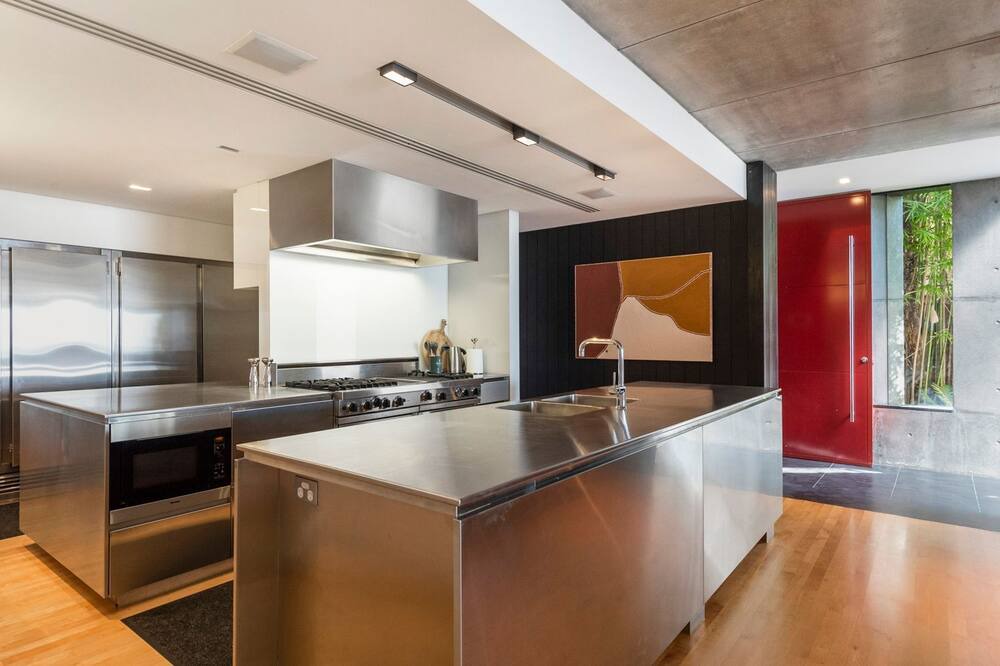 Photo of Kitchen in Whale Beach