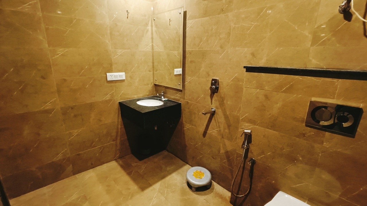 Photo of Bathroom in Mahipalpur