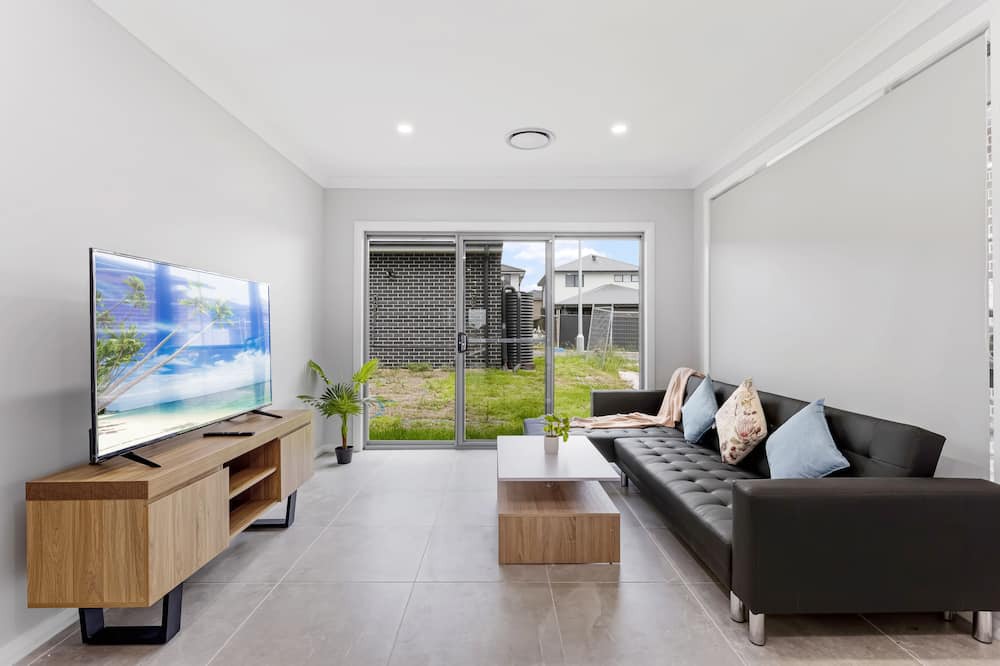 Photo of Livingroom in Austral