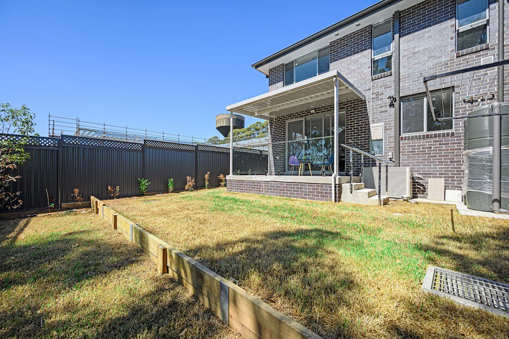Photo of Outdoor in Acacia Gardens