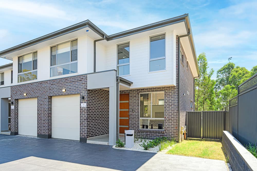 Photo of Outdoor in Acacia Gardens