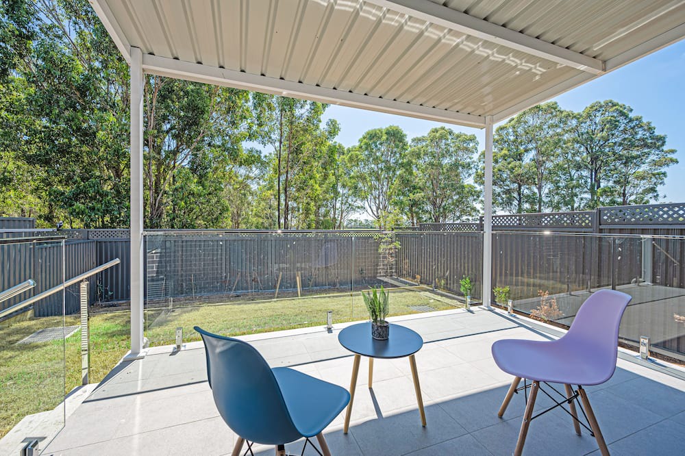 Photo of Outdoor in Acacia Gardens