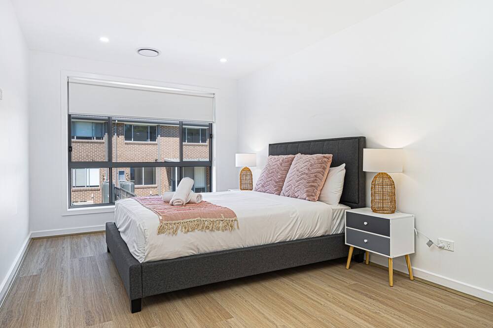 Photo of Bedroom in Acacia Gardens