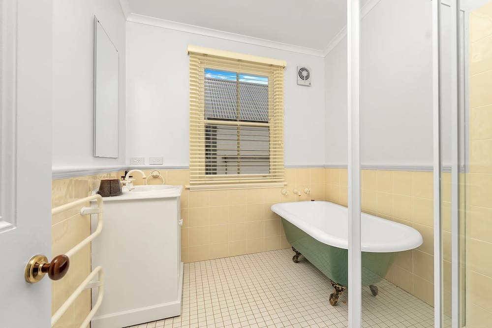 Photo of Bathroom in Burrawang