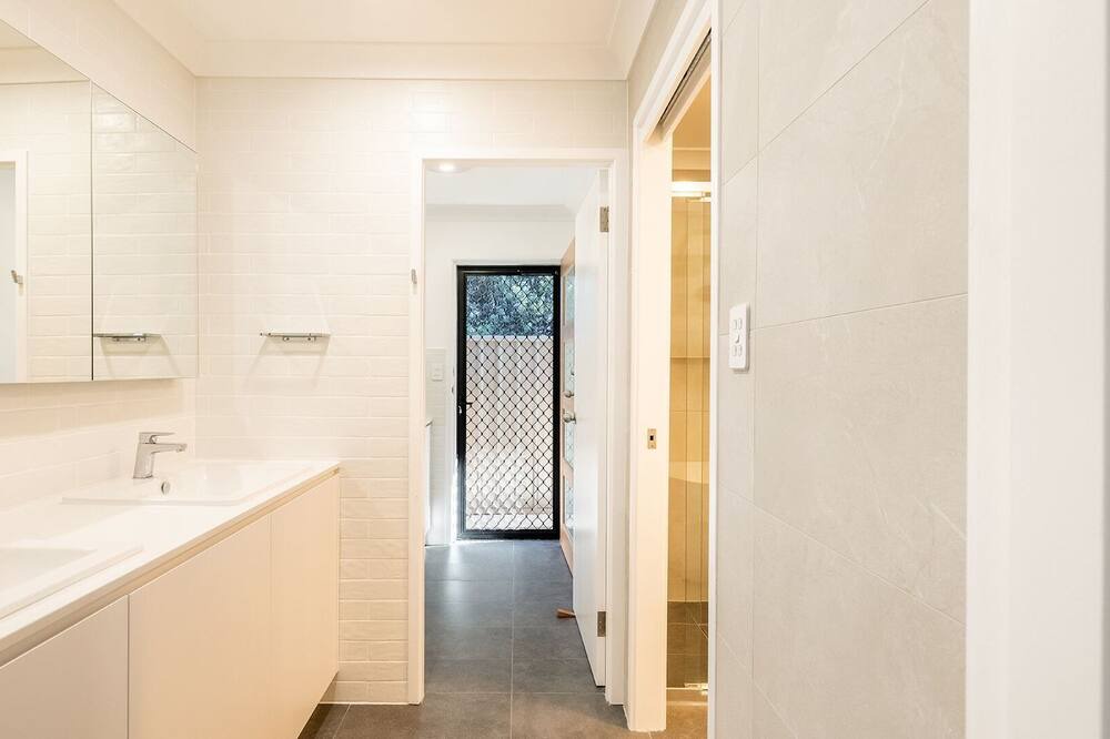 Photo of Bathroom in Salamander Bay