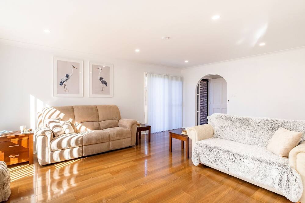 Photo of Livingroom in Salamander Bay