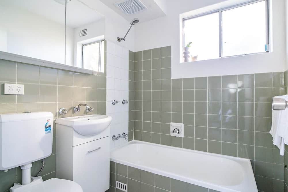 Photo of Bathroom in Crows Nest