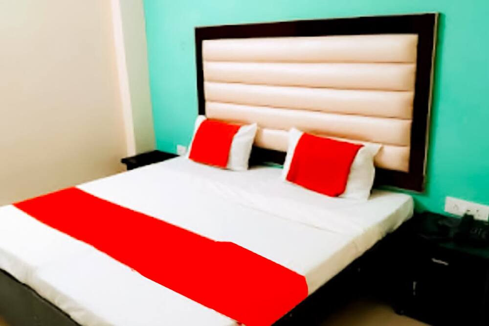 Photo of Bedroom in Sector 62