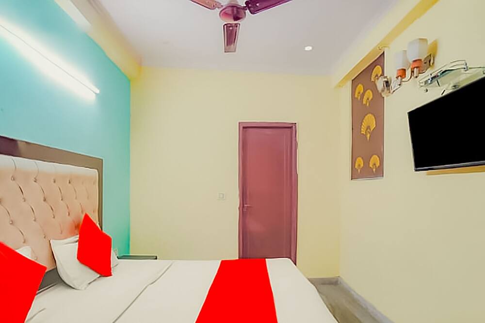 Photo of Bedroom in Sector 62