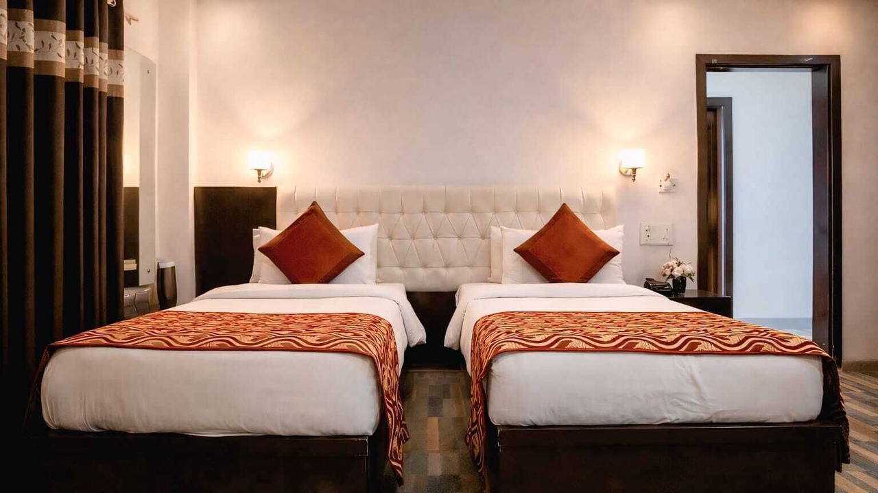 Photo of Bedroom in Taj Ganj
