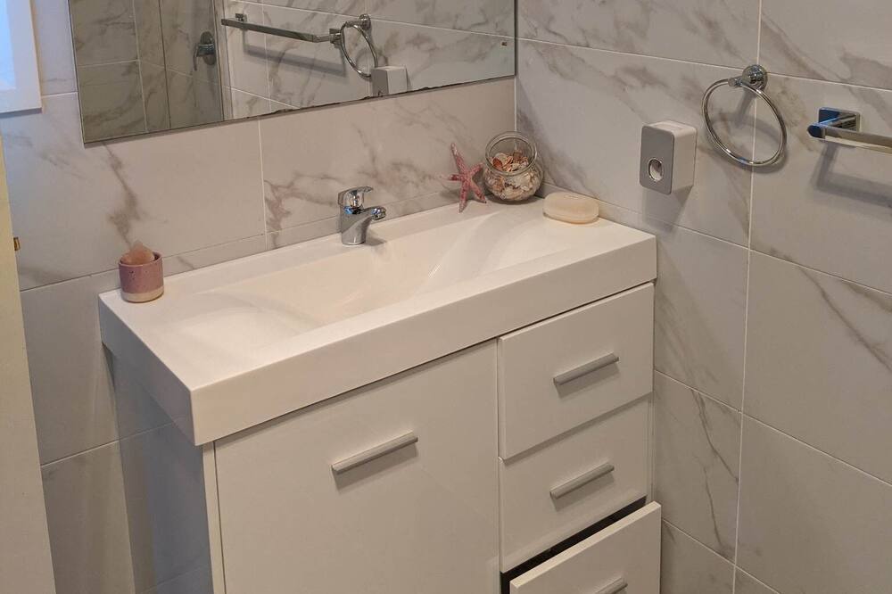 Photo of Bathroom in Edmondson Park