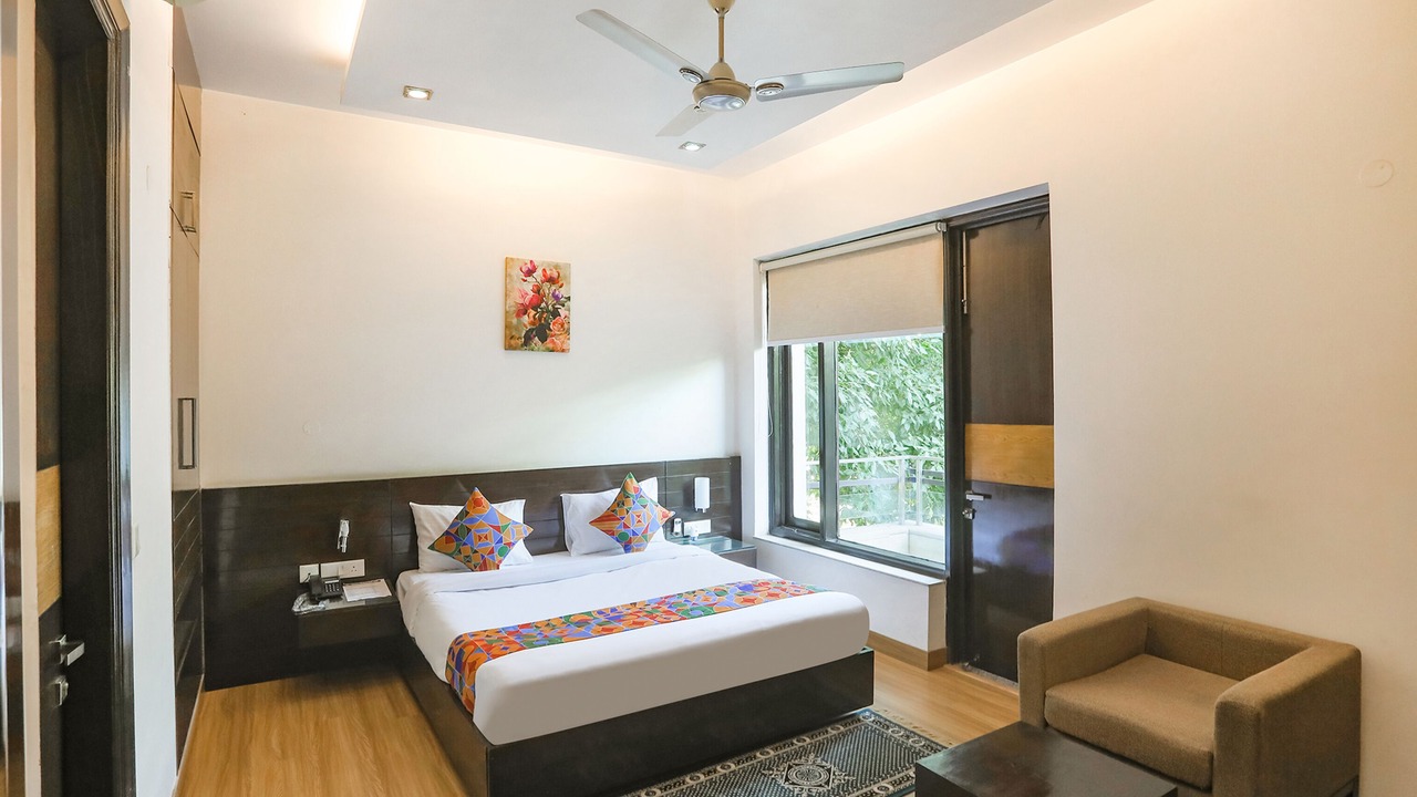 Photo of Bedroom in DLF Phase 3
