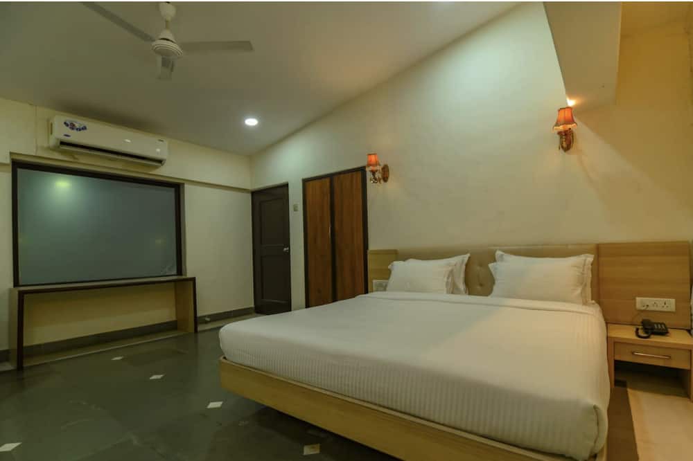 Photo of Bedroom in Karnala
